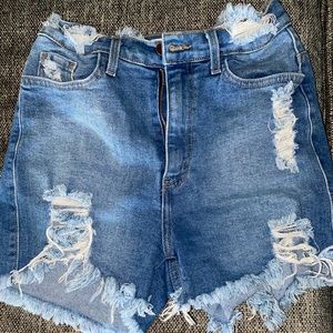 Super cute blue denim ripped shorts